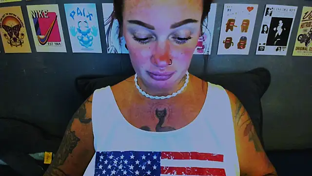 EllieOz online show from April 2026 04:55:02 PM