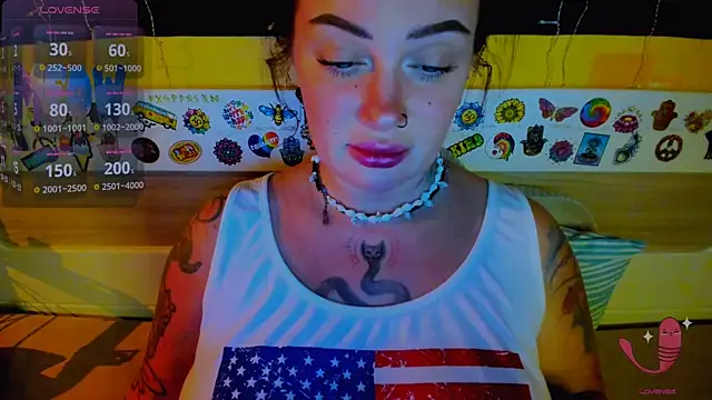 Snapshot of EllieOz chatting on November 2025 03:28:02 PM EllieOz online show from November 2025 03:28:02 PM