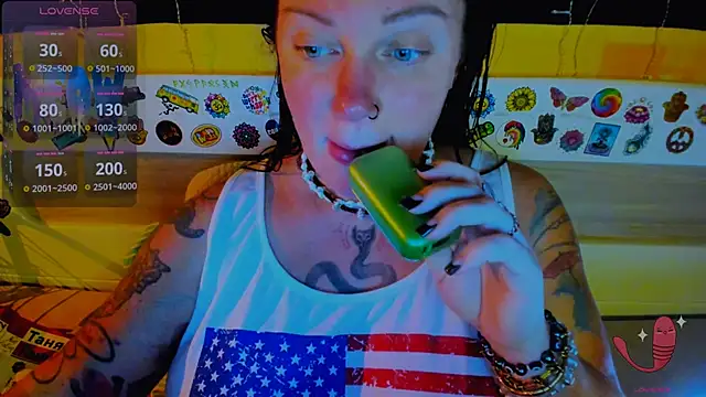 Snapshot of EllieOz chatting on October 2025 04:48:02 PM EllieOz online show from October 2025 04:48:02 PM