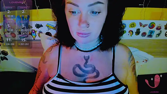 Snapshot of EllieOz chatting on November 2025 05:46:02 PM EllieOz online show from November 2025 05:46:02 PM