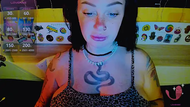 Snapshot of EllieOz chatting on November 2025 03:23:01 PM EllieOz online show from November 2025 03:23:01 PM