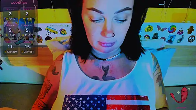 Snapshot of EllieOz chatting on December 2025 05:55:02 PM EllieOz online show from December 2025 05:55:02 PM