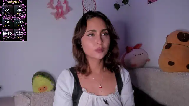 Snapshot of Violette-Ramirez01 chatting on November 2025 10:48:01 PM Violette-Ramirez01 online show from November 2025 10:48:01 PM