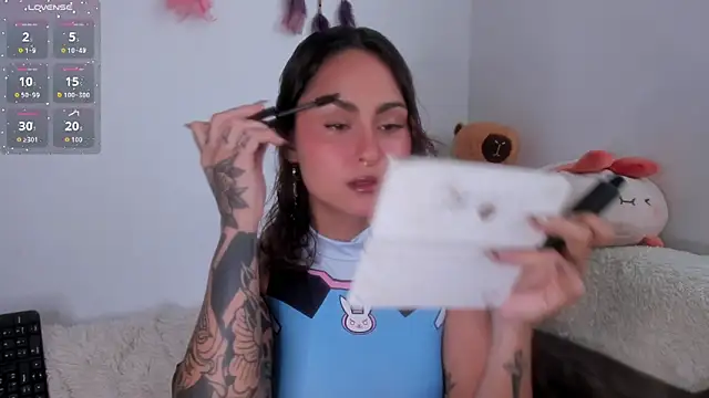 Snapshot of Violette-Ramirez01 chatting on December 2025 06:45:02 PM Violette-Ramirez01 online show from December 2025 06:45:02 PM