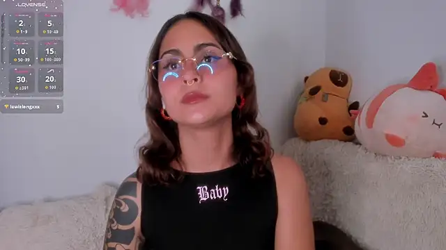 Snapshot of Violette-Ramirez01 chatting on February 2026 09:57:01 PM Violette-Ramirez01 online show from February 2026 09:57:01 PM