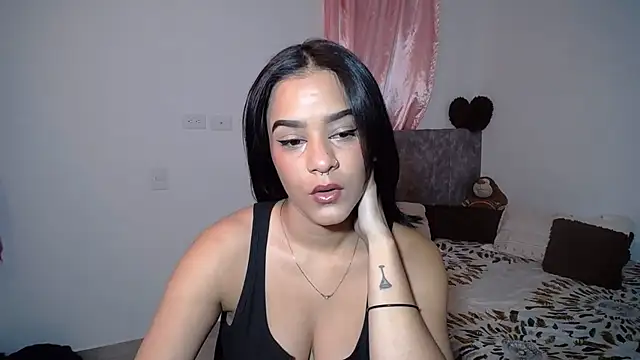 Snapshot of JossieGrey chatting on June 2026 11:05:02 AM JossieGrey online show from June 2026 11:05:02 AM