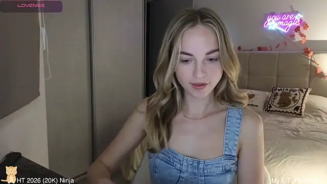 Miss Aliannaa online show from April 2026 07:15:02 PM