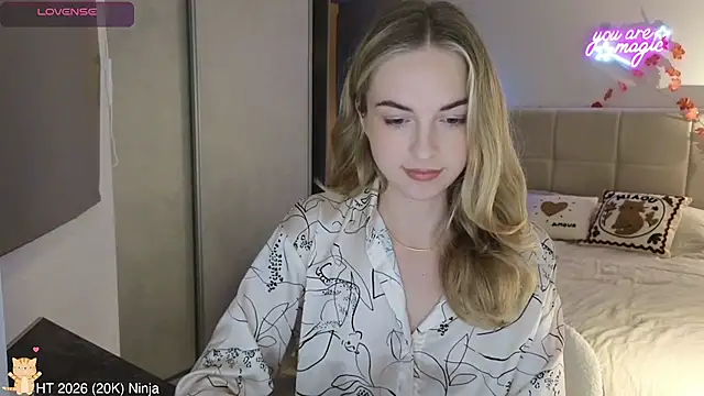 Miss Aliannaa online show from April 2026 07:01:01 PM