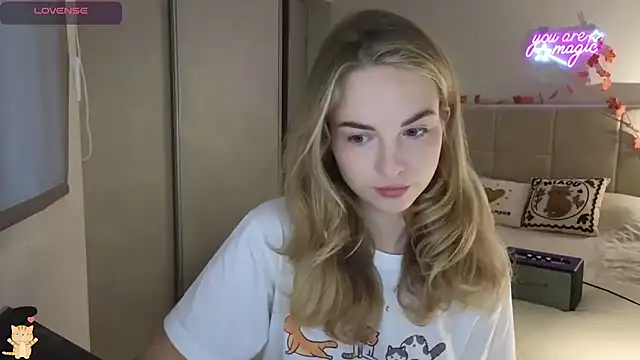 Miss Aliannaa online show from April 2026 09:27:01 AM