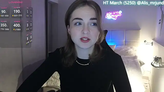 Miss Aliannaa online show from March 2025 08:21:01 PM