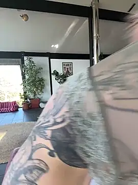 Snapshot of Stella-Kink chatting on November 2025 08:40:01 AM Stella-Kink online show from November 2025 08:40:01 AM