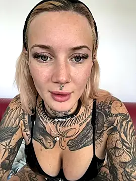 Snapshot of Stella-Kink chatting on September 2025 11:10:02 AM Stella-Kink online show from September 2025 11:10:02 AM