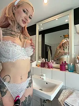 Stella-Kink online show from May 2026 01:04:02 PM