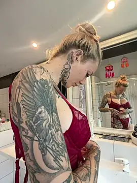 Stella-Kink online show from April 2026 10:11:01 AM