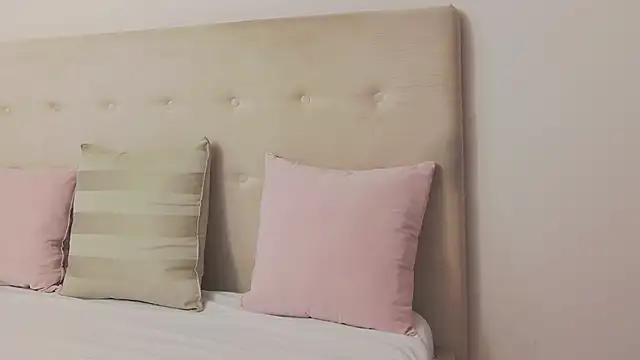 CassieHilton online show from October 2025 07:43:01 PM