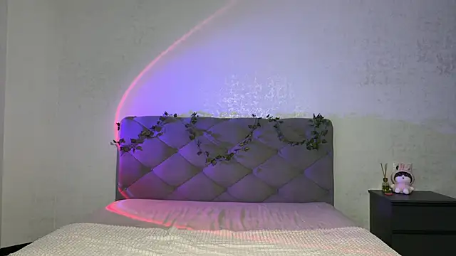 GracefulCharm online show from April 2026 10:12:01 PM