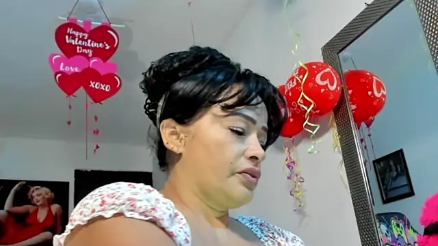 seleneh online show from February 2026 08:55:02 PM