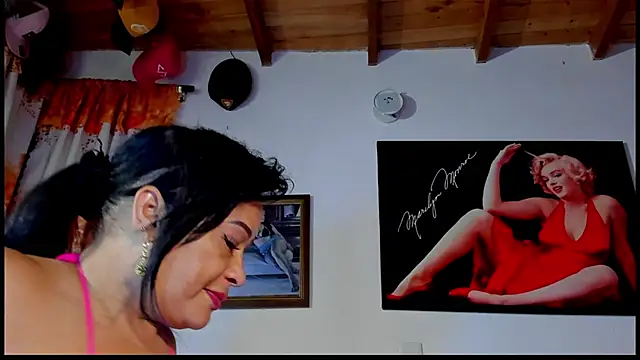 Snapshot of seleneh chatting on September 2025 11:18:02 PM seleneh online show from September 2025 11:18:02 PM