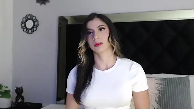 Snapshot of KinaCooper chatting on October 2025 06:20:02 PM KinaCooper online show from October 2025 06:20:02 PM