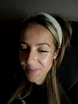 Snapshot of Miss_emilee chatting on December 2024 12:58:01 AM Miss emilee online show from December 2024 12:58:01 AM