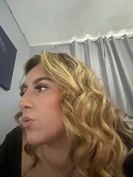 Snapshot of Miss_emilee chatting on October 2025 12:06:02 PM Miss emilee online show from October 2025 12:06:02 PM