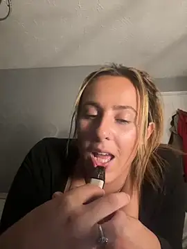 Snapshot of Miss_emilee chatting on September 2025 06:52:01 PM Miss emilee online show from September 2025 06:52:01 PM