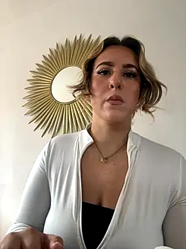 Snapshot of Miss_emilee chatting on October 2025 12:02:02 PM Miss emilee online show from October 2025 12:02:02 PM