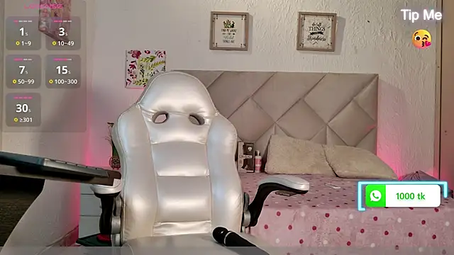 yuliana millerr online show from October 2025 06:21:01 PM