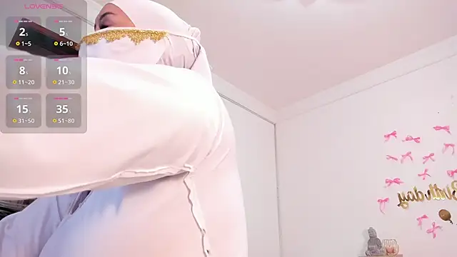 Amina hafsa online show from September 2025 09:58:01 AM