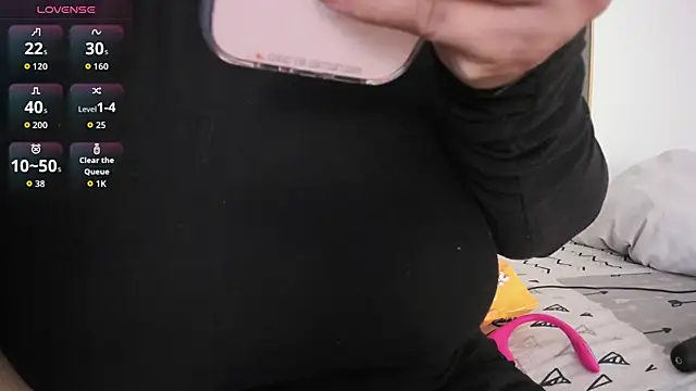 Amina hafsa online show from April 2026 03:04:01 PM