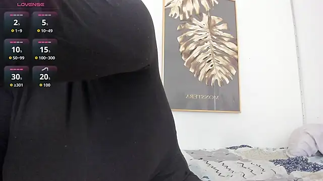 Amina hafsa online show from April 2026 07:51:01 PM