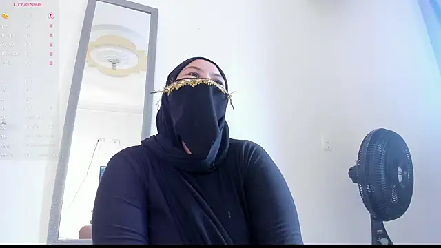 Amina hafsa online show from April 2026 07:33:01 PM