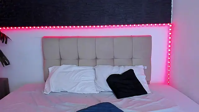 anaroman01 online show from September 2025 07:25:02 PM