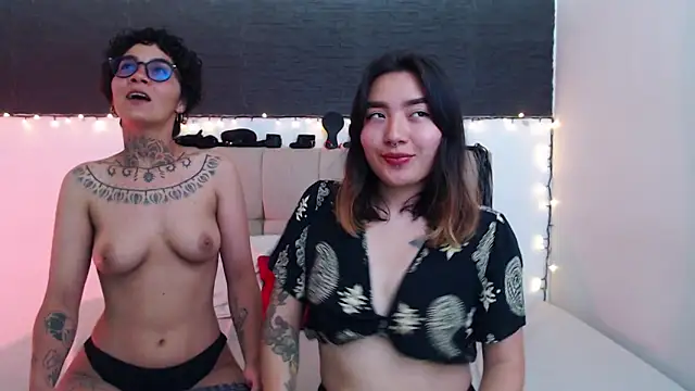 anaroman01 online show from May 2026 11:47:01 PM