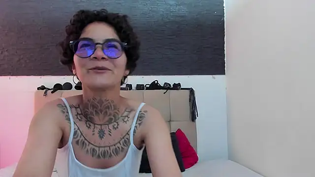 anaroman01 online show from March 2026 08:32:02 PM
