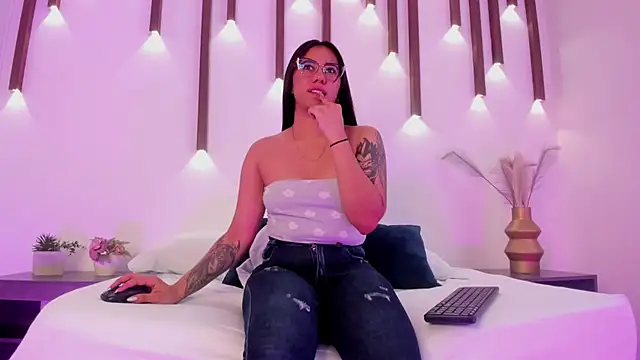 majo rosse  online show from February 2026 07:33:01 PM