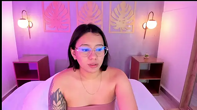 Snapshot of majo_rosse_ chatting on September 2025 11:33:02 PM majo rosse online show from September 2025 11:33:02 PM