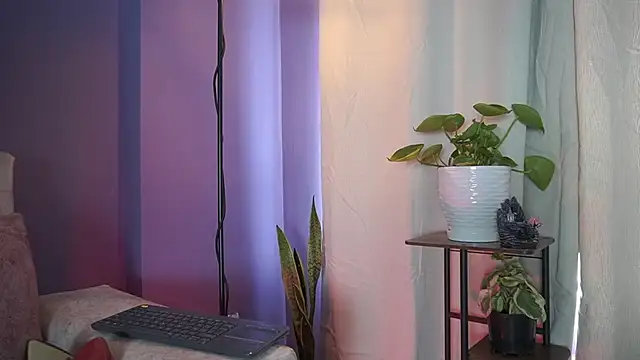 Snapshot of roselinedior chatting on July 2026 05:12:01 PM roselinedior online show from July 2026 05:12:01 PM