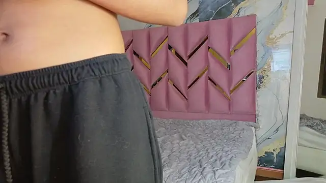 daddyissuesss  online show from October 2025 07:37:01 PM