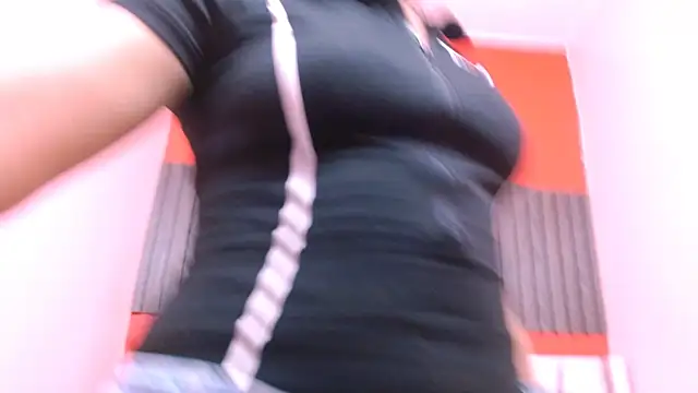 VeronicaRobles online show from June 2026 06:24:02 PM