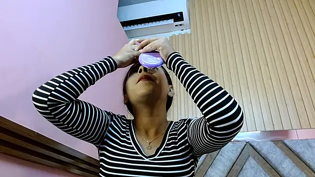 VeronicaRobles online show from October 2025 09:11:02 PM