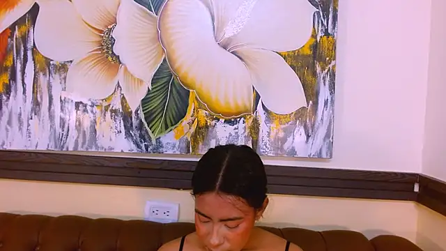 VeronicaRobles online show from November 2025 06:34:02 PM