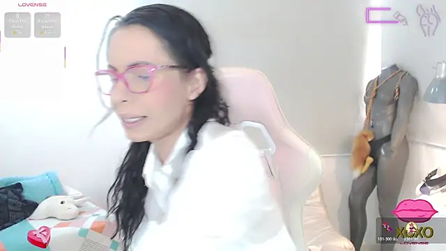 Snapshot of sasha_mom69_ chatting on October 2025 03:04:02 PM sasha mom69 online show from October 2025 03:04:02 PM