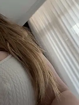 curvyflawless online show from February 2026 08:23:02 AM