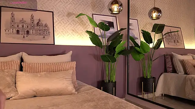 ElleDiane online show from December 2025 12:33:01 AM