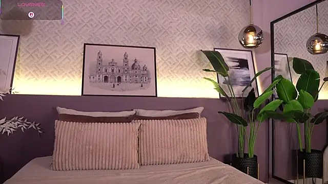 ElleDiane online show from April 2026 10:39:02 PM