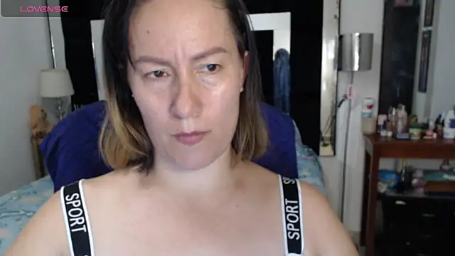 CATRINA-83 online show from April 2026 11:40:02 PM