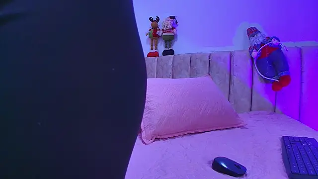 arl chloee online show from December 2025 03:09:01 AM