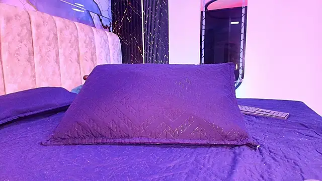 arl chloee online show from March 2026 03:05:01 AM