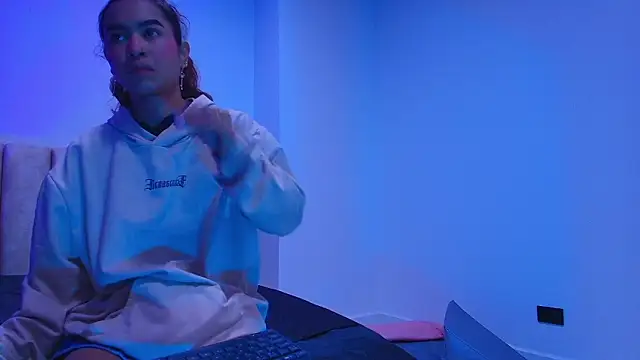 arl chloee online show from February 2026 03:04:02 AM